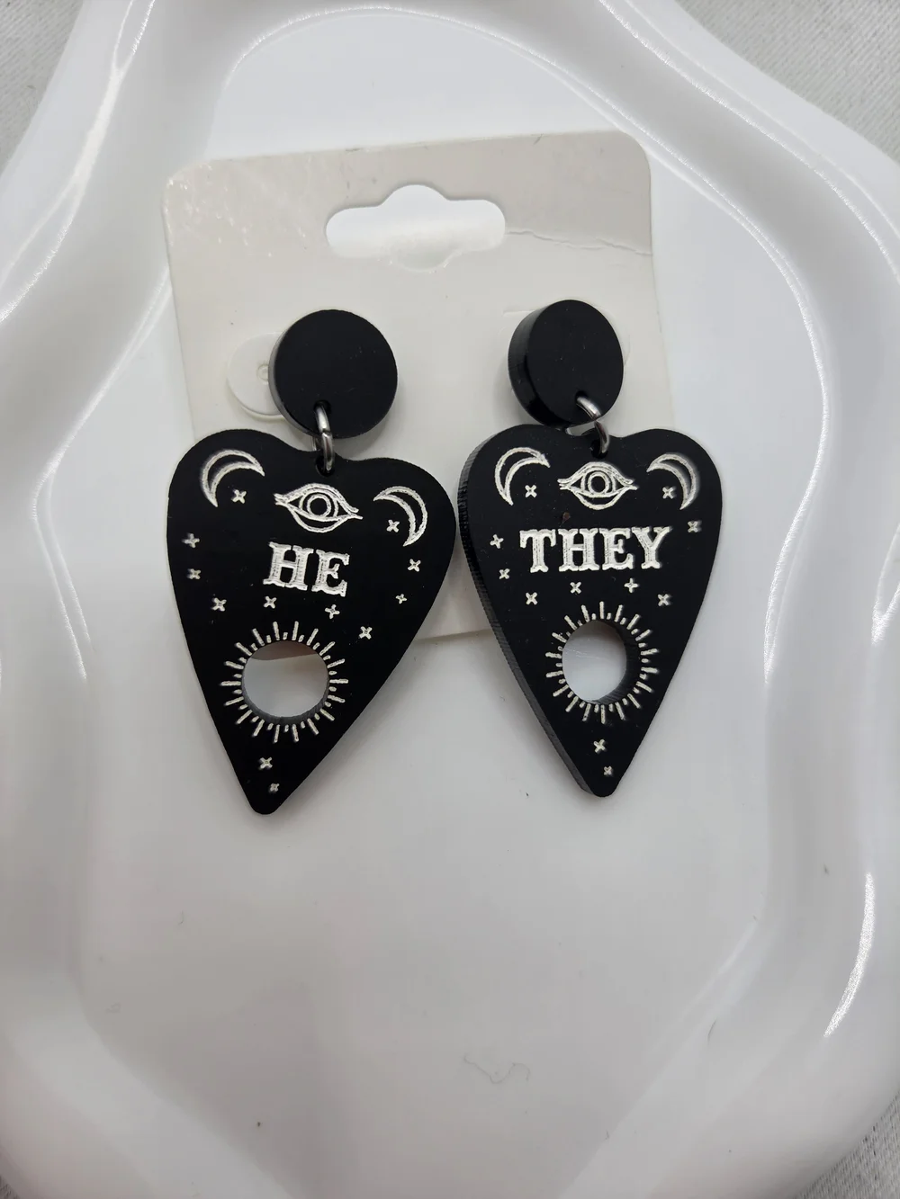 🔮✨ Black Planchette Pronoun Dangle Earrings 